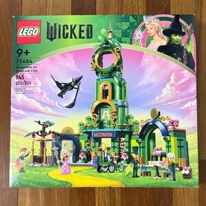 LEGO Wicked Welcome to Emerald City Set - Green and Black